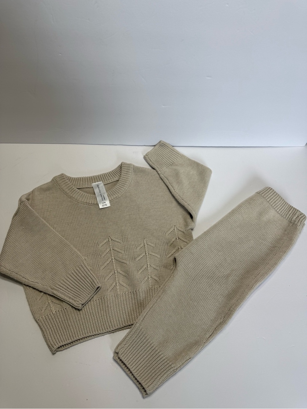 Modern Moments Gerber Beige Knit Sweater & Pants Set Sz 6-9 months